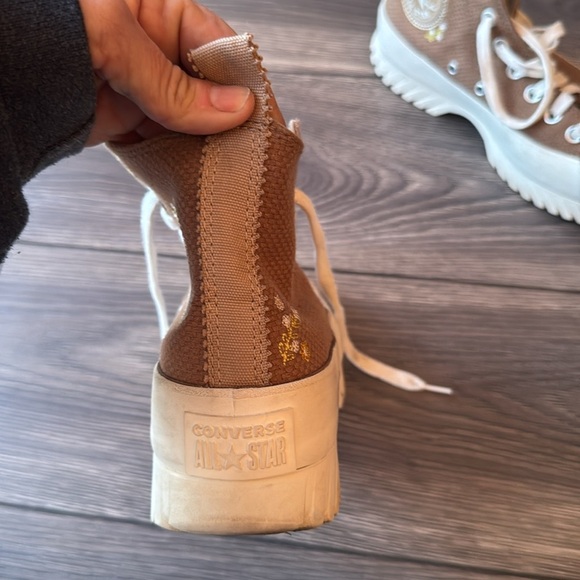 Chuck Taylor All Star Lugged Platform 2.0 High 'Autumn Embroidery - Sand Dune' - Picture 5 of 8